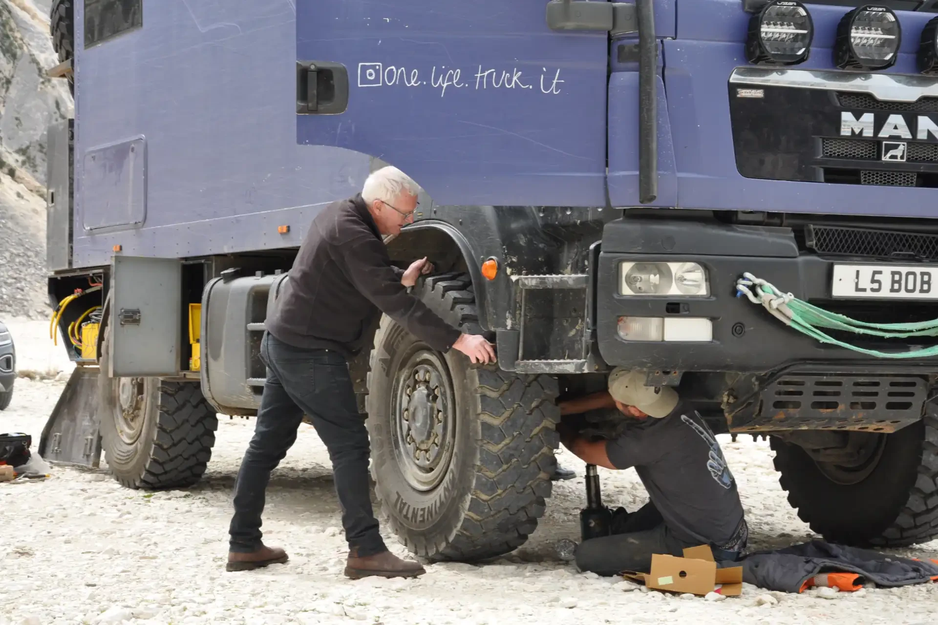 Bobby truck assistance
